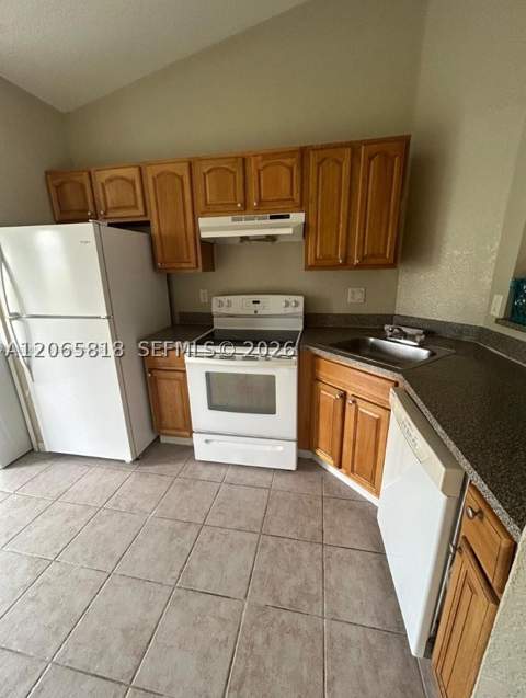 61 NE 13th Ave, Homestead FL - photo 14 of 17