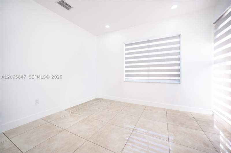 4 bedroom SingleFamilyResidence at 1046 NE 17th Ter, Villas At The Renaissance, Homestead — photo 4