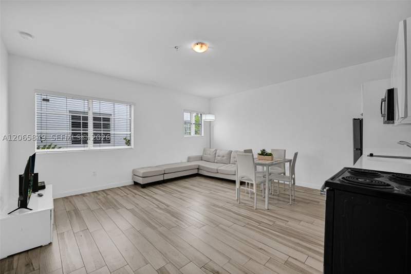 1 bedroom Condominium at 1560 Meridian Ave 207, Lincoln Sub, Miami Beach — photo 2