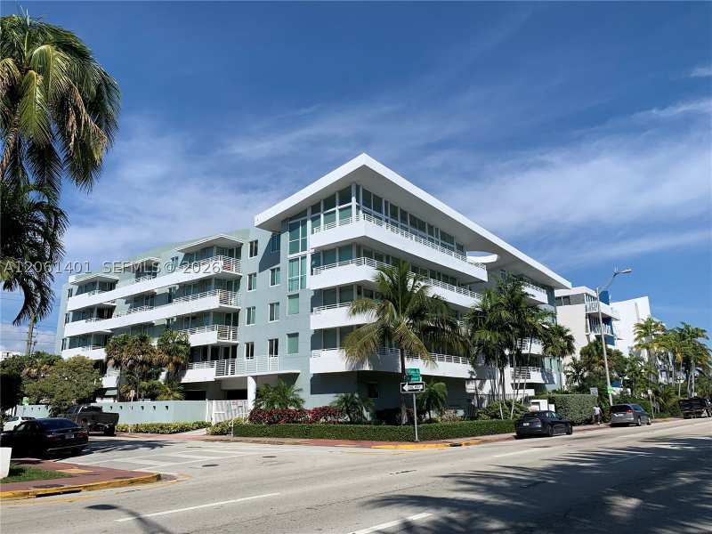 2 bedroom Condominium at 7800 Collins Ave 309, Rond Point Condo, Miami Beach — photo 1