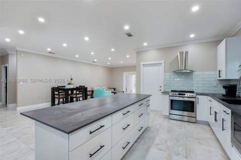 15717 SW 138th Ter, Miami FL - photo 6 of 23