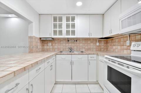 8050 NW 8th St 1110, Miami FL - photo 12 of 36