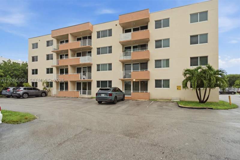 2 bedroom Condominium at 8050 NW 8th St 1110, Belinda Gardens Condo, Miami — photo 2