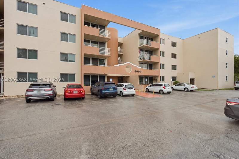 2 bedroom Condominium at 8050 NW 8th St 1110, Belinda Gardens Condo, Miami — photo 3