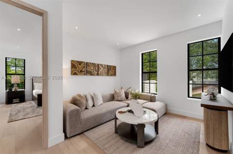 3372 Charles Ave, Miami FL - photo 11 of 18