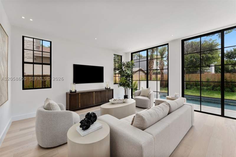4 bedroom SingleFamilyResidence at 3372 Charles Ave, Frow Homestead, Miami — photo 3
