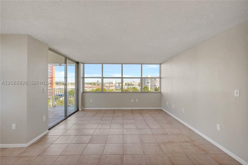 2 bedroom Condominium at 1300 NE Miami Gardens Dr 714E, Wilshire Condo, Miami — photo 3