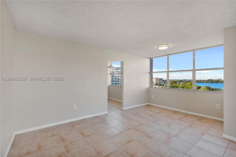 2 bedroom Condominium at 1300 NE Miami Gardens Dr 714E, Wilshire Condo, Miami — photo 4