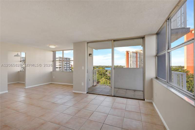 2 bedroom Condominium at 1300 NE Miami Gardens Dr 714E, Wilshire Condo, Miami — photo 5