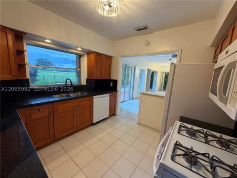 485 S Shore Dr, Miami Beach FL - photo 6 of 17