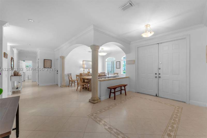 6 bedroom SingleFamilyResidence at 9735 SW 64th St, Subdivision Of, Miami — photo 3