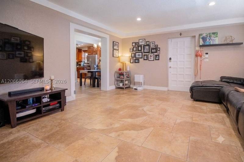 3 bedroom SingleFamilyResidence at 3500 SW 13th St, Eugenia Groves Park, Miami — photo 5