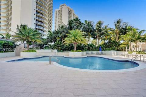 3000 Island Blvd 332, Aventura FL - photo 10 of 18