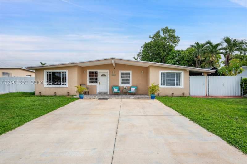 4 bedroom SingleFamilyResidence at 11451 SW 43rd St, Westwood Lake, Miami — photo 1