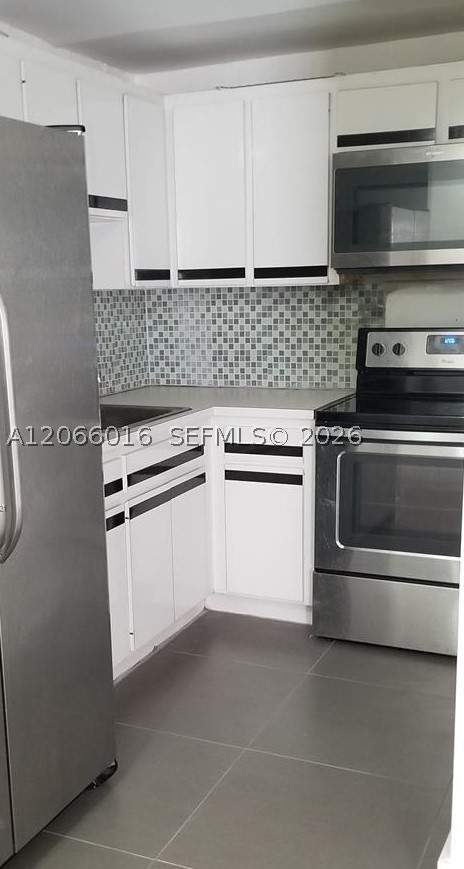 2 bedroom Condominium at 3582 NE 171st St 101, Michelle Condo, North Miami Beach — photo 4