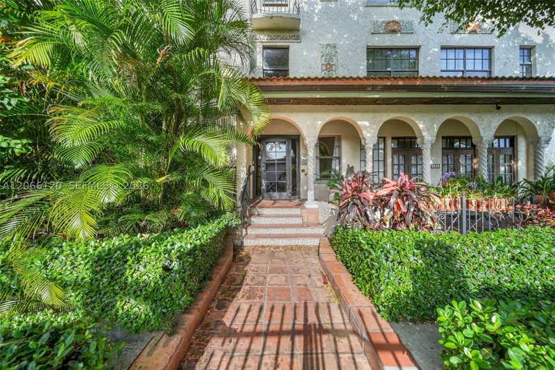 0 bedroom Condominium at 934 Michigan Ave 207, Venetian Manor Condo, Miami Beach — photo 1
