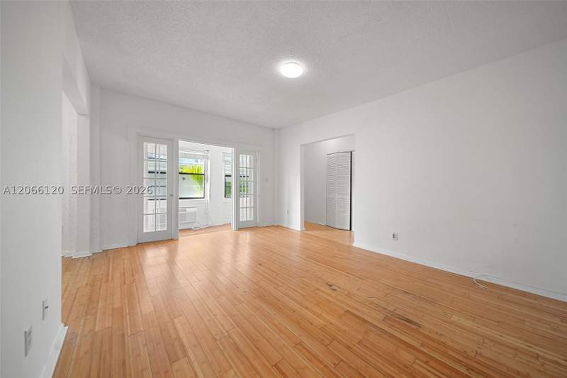 0 bedroom Condominium at 934 Michigan Ave 207, Venetian Manor Condo, Miami Beach — photo 2