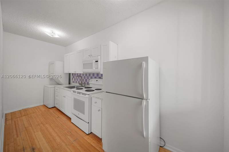 0 bedroom Condominium at 934 Michigan Ave 207, Venetian Manor Condo, Miami Beach — photo 3