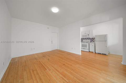 934 Michigan Ave 207, Miami Beach FL - photo 7 of 11