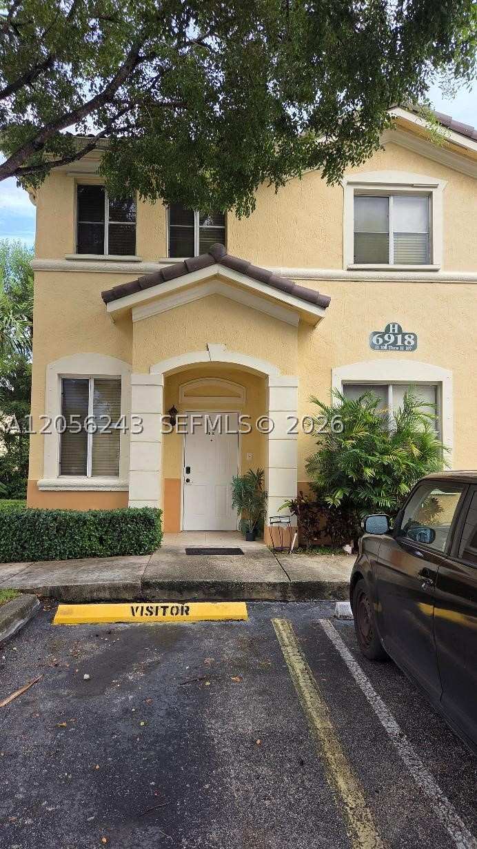 4 bedroom Townhouse at 6918 NW 177th St H100, Shoma Villas I At Country, Hialeah — photo 1