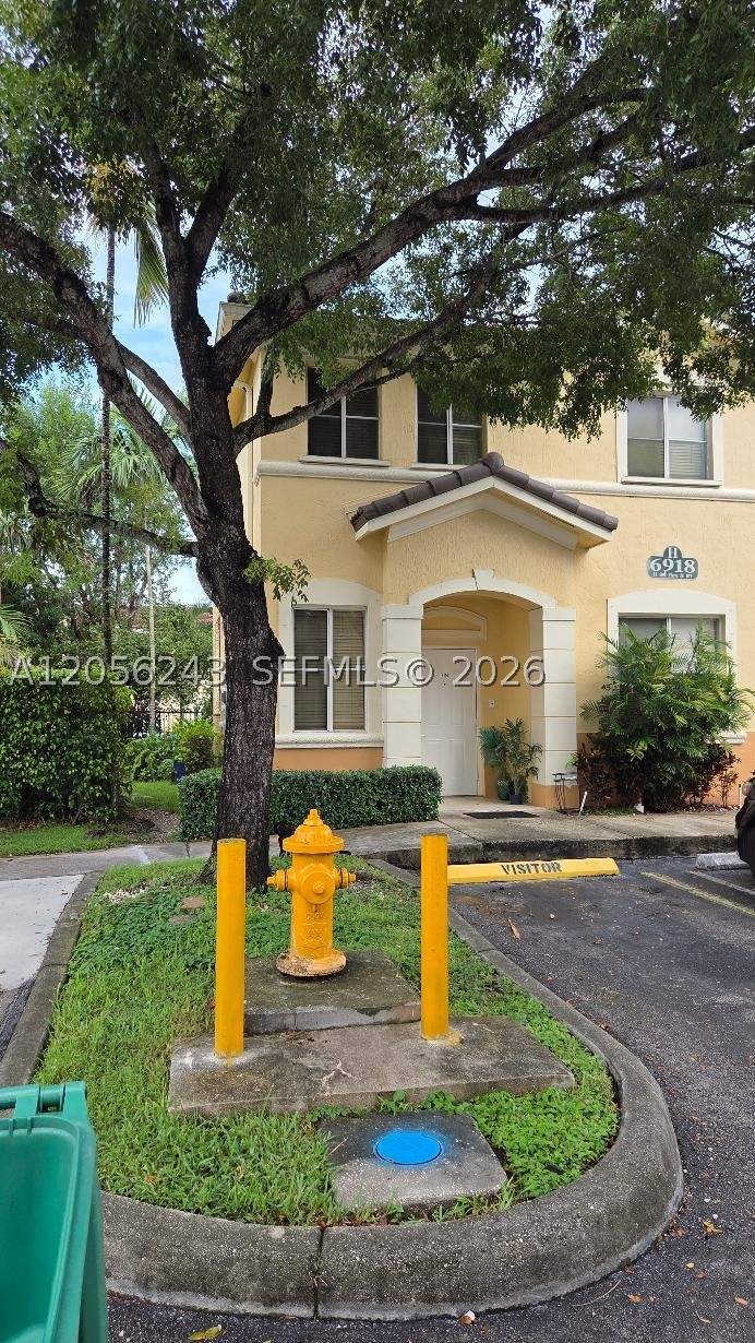 4 bedroom Townhouse at 6918 NW 177th St H100, Shoma Villas I At Country, Hialeah — photo 2