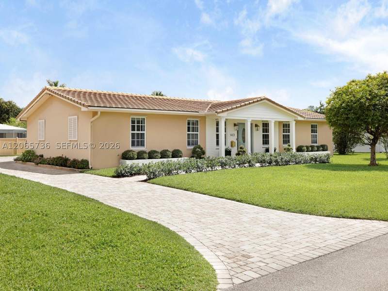 3 bedroom SingleFamilyResidence at 1401 NE 103rd St, Re-Plat Of Track C Miami, Miami Shores — photo 2