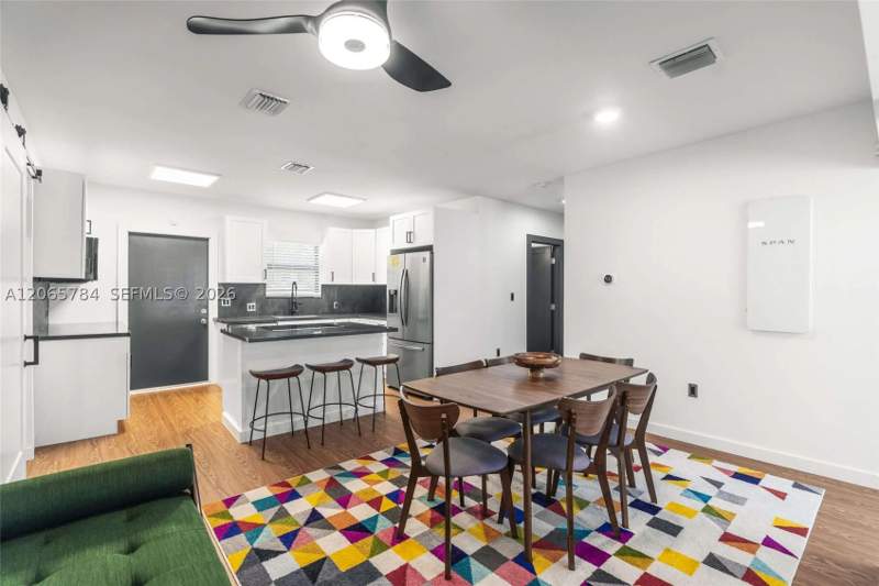 3 bedroom SingleFamilyResidence at 1121 NW 57th St, Lin Heights, Miami — photo 3