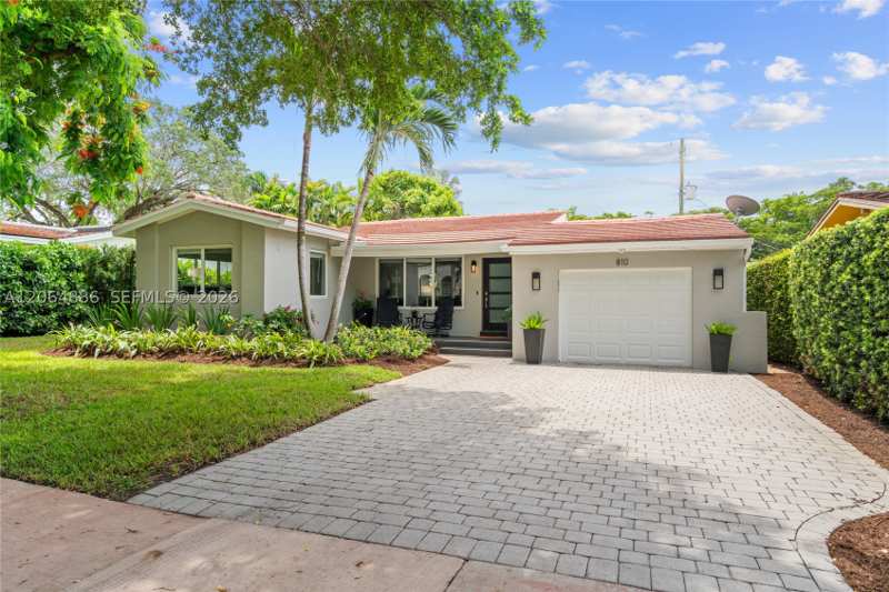 2 bedroom SingleFamilyResidence at 810 Venetia Ave, Coral Gables Granada Sec, Coral Gables — photo 1