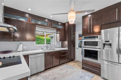 810 Venetia Ave, Coral Gables FL - photo 12 of 45