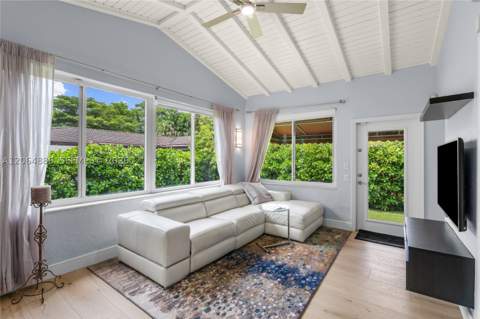 810 Venetia Ave, Coral Gables FL - photo 9 of 45