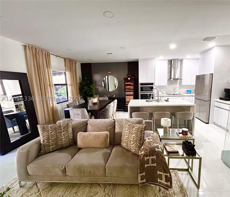 3 bedroom Townhouse at 17506 SW 153rd Ct, Venetian Parc West, Miami — photo 2