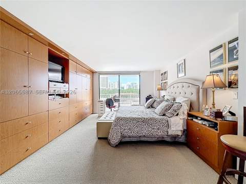 210 174th St 409, Sunny Isles Beach FL - photo 6 of 8