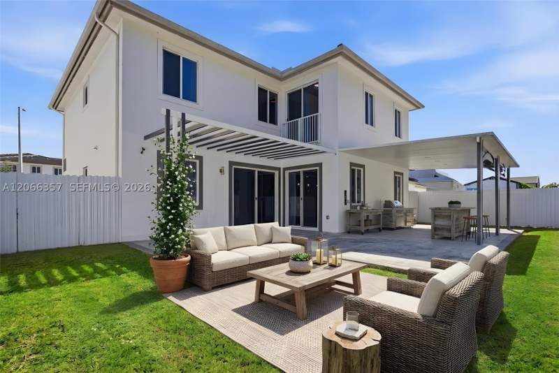 5 bedroom SingleFamilyResidence at 18350 SW 139th Path, Vanessas Place, Miami — photo 3