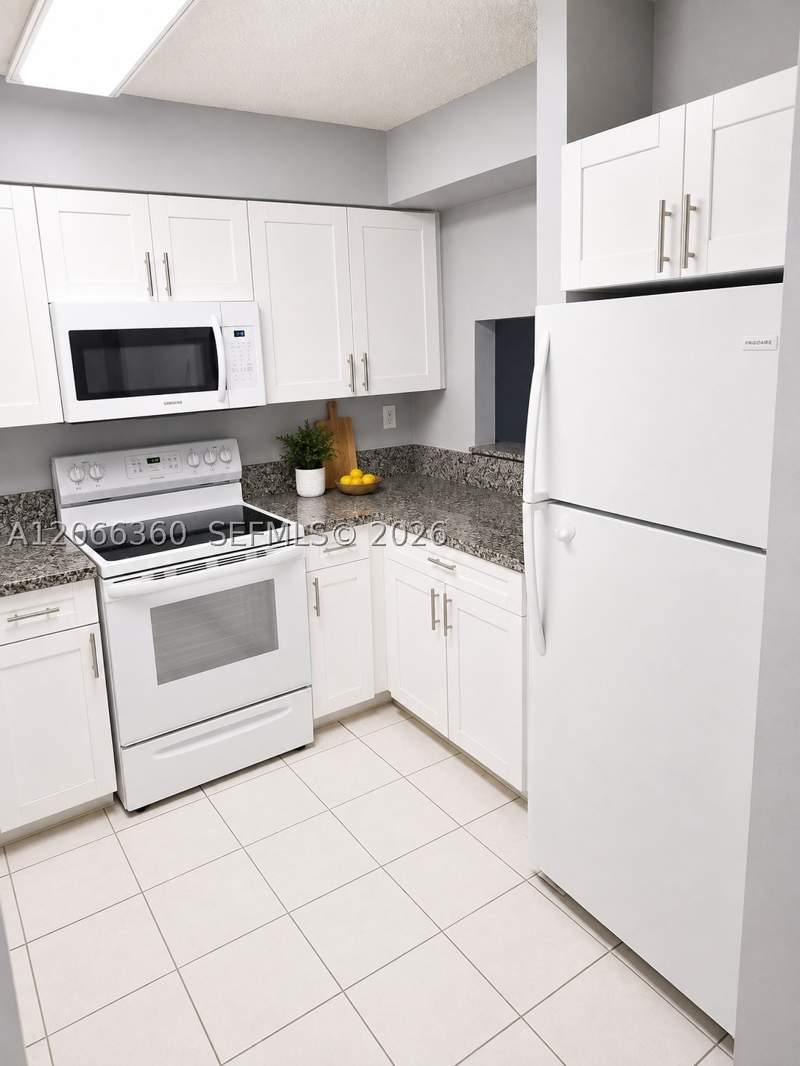 2 bedroom Condominium at 14951 SW 82nd Ln 17-502, Waterview Condo, Miami — photo 2