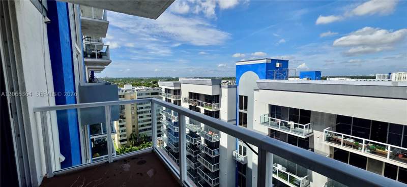 1 bedroom Condominium at 5085 NW 7th St 1505, Blue Lagoon Condo, Miami — photo 2