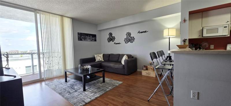 1 bedroom Condominium at 5085 NW 7th St 1505, Blue Lagoon Condo, Miami — photo 4