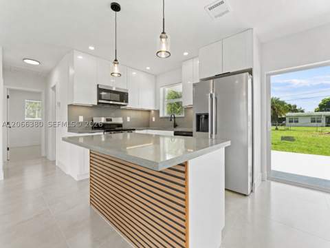 1500 NW 11th St, Homestead FL - photo 13 of 34