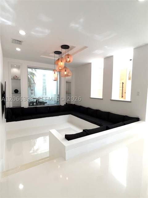 16203 NW 82nd Pl, Miami Lakes FL - photo 14 of 43