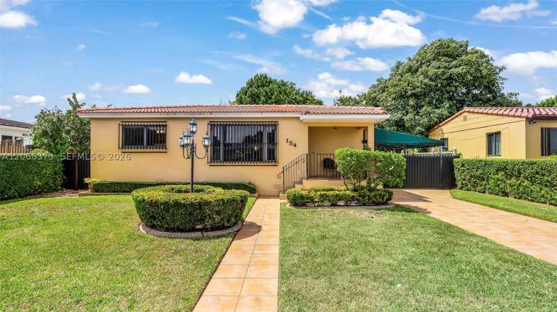 3 bedroom SingleFamilyResidence at 154 W 59th St, Palm Estates 1st Addn, Hialeah — photo 1