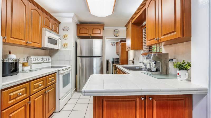 3 bedroom SingleFamilyResidence at 154 W 59th St, Palm Estates 1st Addn, Hialeah — photo 2