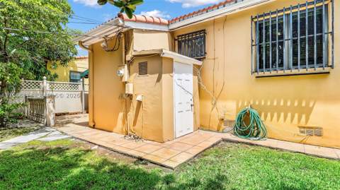 154 W 59th St, Hialeah FL - photo 24 of 40