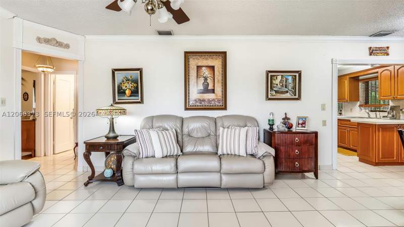 3 bedroom SingleFamilyResidence at 154 W 59th St, Palm Estates 1st Addn, Hialeah — photo 4