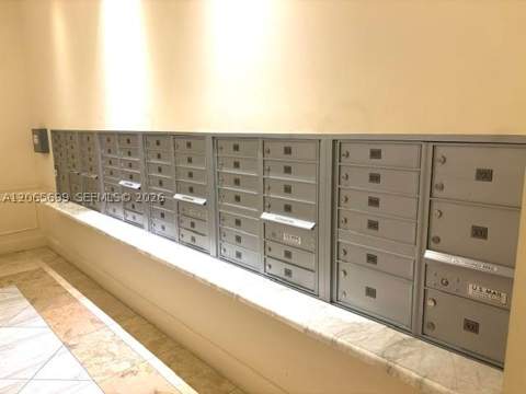 1300 Ponce De Leon Blvd 409, Coral Gables FL - photo 6 of 34