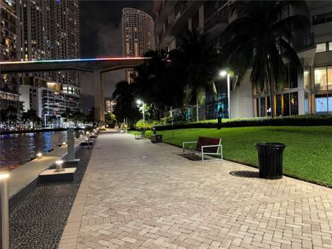 350 S Miami Ave 304, Miami FL - photo 16 of 18