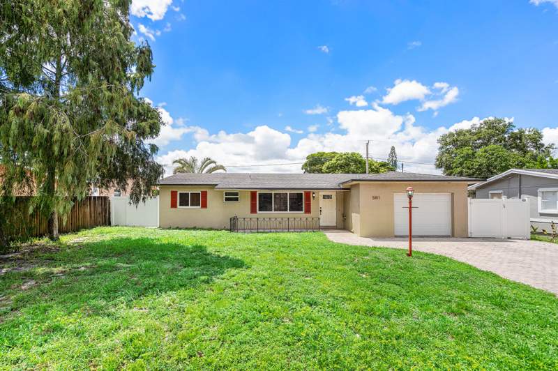 3 bedroom SingleFamilyResidence at 5811 SW 53rd Terrace, Silver Lake, Davie — photo 2