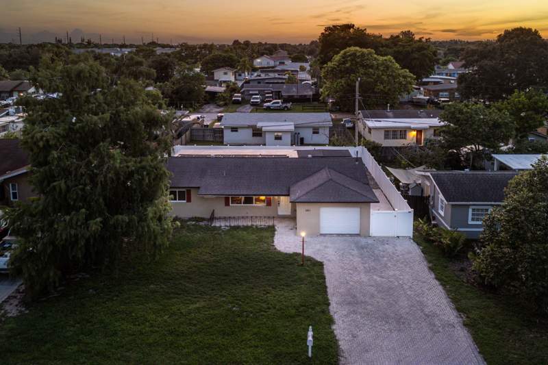 3 bedroom SingleFamilyResidence at 5811 SW 53rd Terrace, Silver Lake, Davie — photo 5