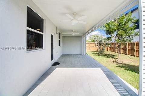 879 SE 26th Ter, Homestead FL - photo 10 of 43