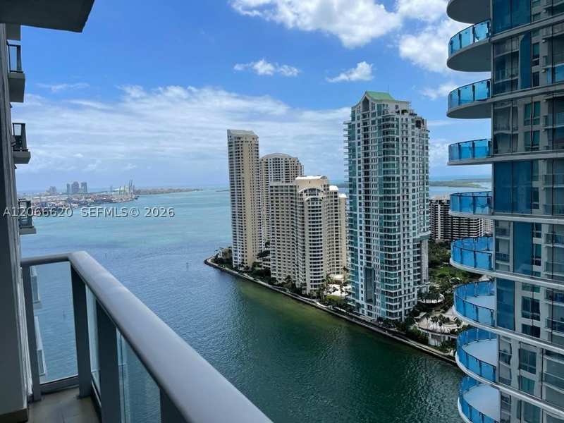 2 bedroom Condominium at 300 S Biscayne Blvd T-2804, Met 1 Condo, Miami — photo 1