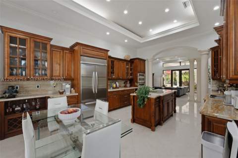 10181 NW 131st St, Hialeah Gardens FL - photo 9 of 49