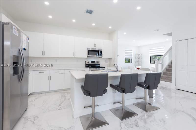 5 bedroom SingleFamilyResidence at 11911 SW 239th St, Estates At Silver Palm, Homestead — photo 5